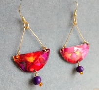 Brincos de tampa de lata de extrato de tomate pintada e sementes de açai