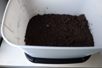 foto 7 - Colocar mais ou menos 3 dedos de terra no pote de cima