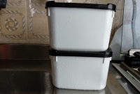 foto 1 - Dois potes de sorvete iguais