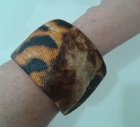 Pulseira de papelão de fita adesiva revestida de tecido e filtro de café