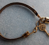 Pulseira reaproveitando zíper